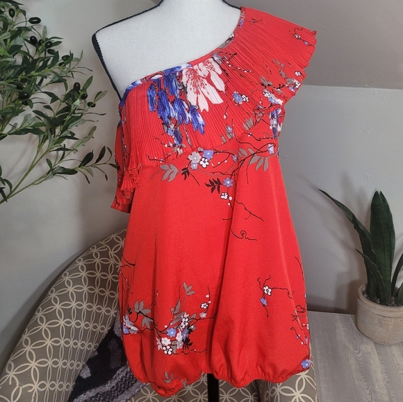 Studio Y Red Japanese Cherry Blossom Asymmetrical One Shoulder Blouse - Picture 2 of 4